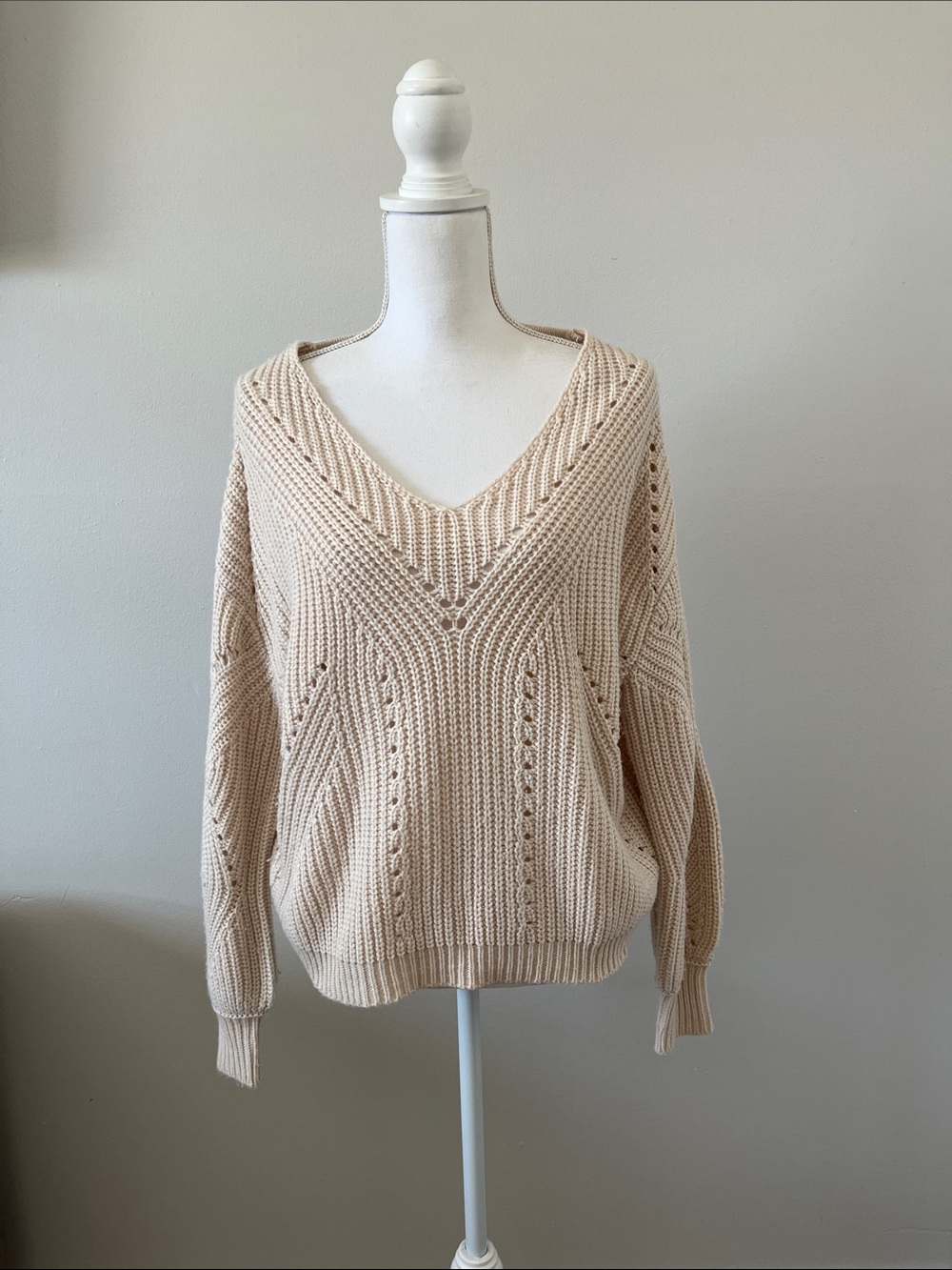 moon & madison Cream V-Neck Textured Cable Sweater